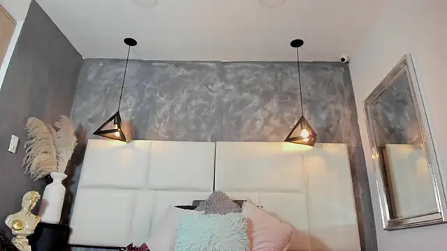 Snapshot of Sofia_Clauss_ chatting on 07-17-26, 04:19 Sofia Clauss online show from 07-17-26, 04:19