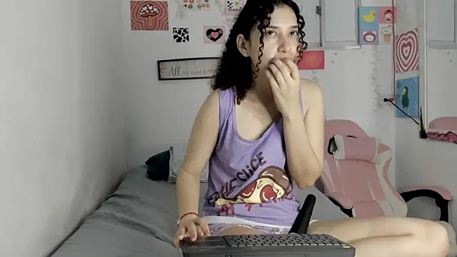 Snapshot of gabriela_duarte1 chatting on 09-19-25, 06:26 gabriela duarte1 online show from 09-19-25, 06:26