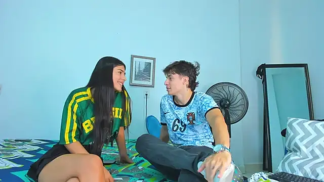 Snapshot of AlessandroDybala chatting on 02-05-26, 12:10 AlessandroDybala online show from 02-05-26, 12:10