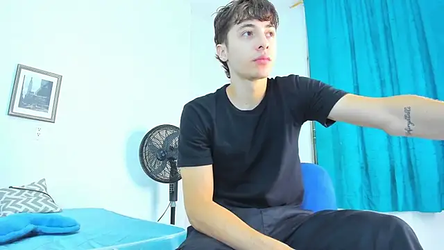 Snapshot of AlessandroDybala chatting on 02-10-26, 12:53 AlessandroDybala online show from 02-10-26, 12:53