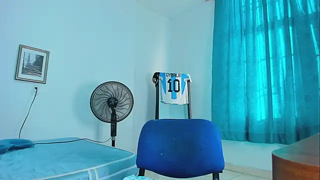 Snapshot of AlessandroDybala chatting on 02-26-26, 12:26 AlessandroDybala online show from 02-26-26, 12:26