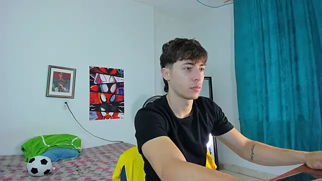 Snapshot of AlessandroDybala chatting on 06-16-26, 12:41 AlessandroDybala online show from 06-16-26, 12:41