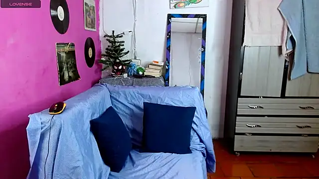 sensitive brunette online show from 12-11-24, 12:44