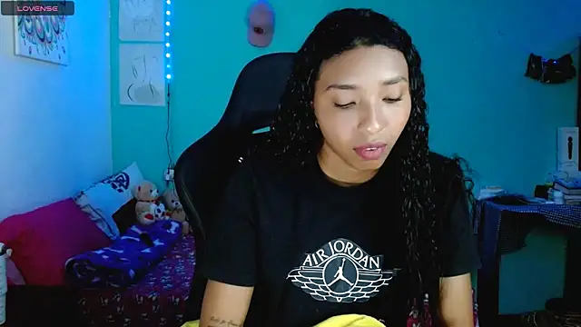 sensitive brunette online show from 03-06-26, 11:45