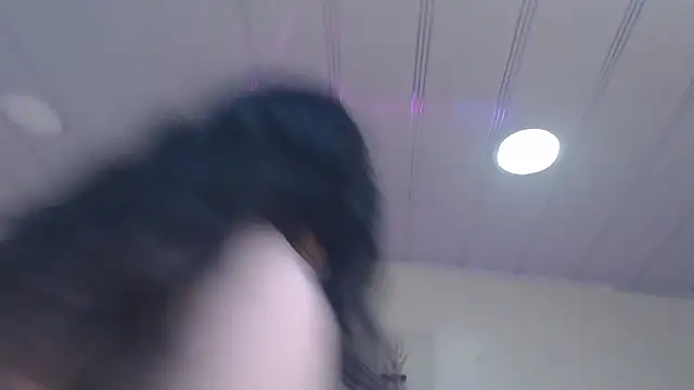 Snapshot of candy_lux_ chatting on 05-14-26, 04:14 candy lux online show from 05-14-26, 04:14