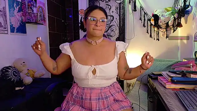 mollyshake1 online show from 04-17-26, 05:43