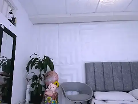 nataly red online show from 01-24-25, 04:17