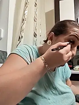 AvaLloyd online show from 10-22-25, 02:01