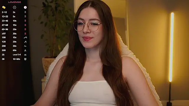 Ester Hill online show from 02-11-26, 03:55