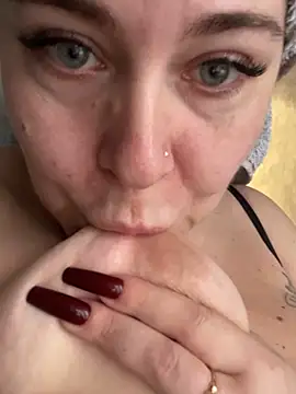 Snapshot of CuteNata chatting on 02-06-25, 07:24 CuteNata online show from 02-06-25, 07:24