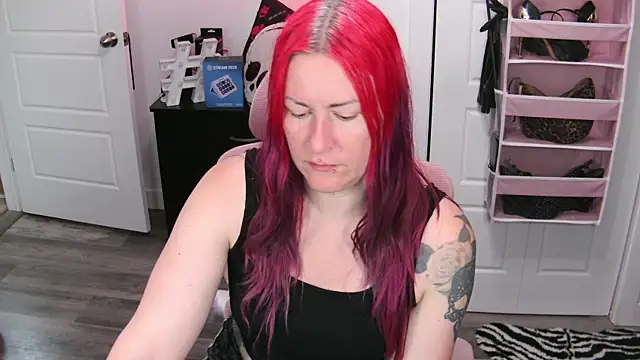 Snapshot of gennyrock chatting on 06-22-26, 02:03 gennyrock online show from 06-22-26, 02:03