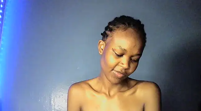 Snapshot of cyberbunnie chatting on 01-20-25, 05:27 cyberbunnie online show from 01-20-25, 05:27