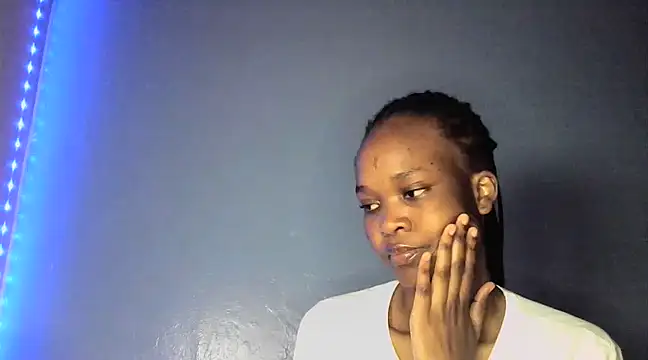 Snapshot of cyberbunnie chatting on 01-22-25, 07:34 cyberbunnie online show from 01-22-25, 07:34