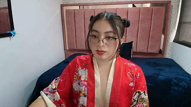 Snapshot of MiaWils_ chatting on 05-20-26, 06:47 MiaWils online show from 05-20-26, 06:47