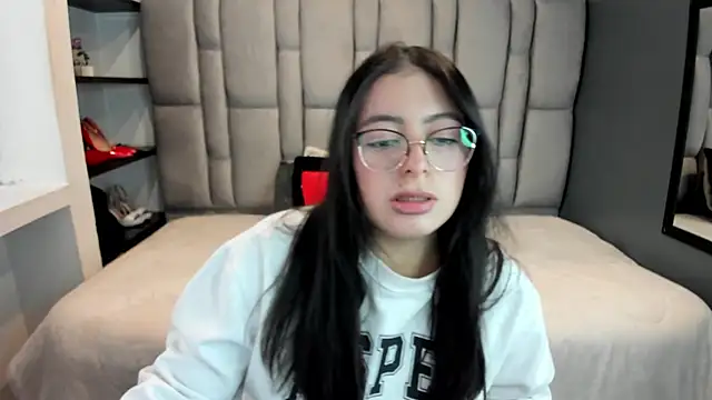 Snapshot of MiaWils_ chatting on 06-18-26, 07:18 MiaWils online show from 06-18-26, 07:18
