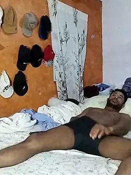 Snapshot of Negroricobaby chatting on 02-13-25, 04:22 Negroricobaby online show from 02-13-25, 04:22