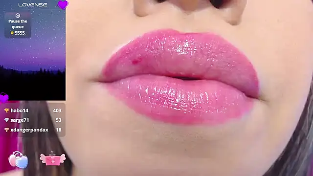 Snapshot of krysten_ritter2 chatting on 02-08-25, 09:46 krysten ritter2 online show from 02-08-25, 09:46