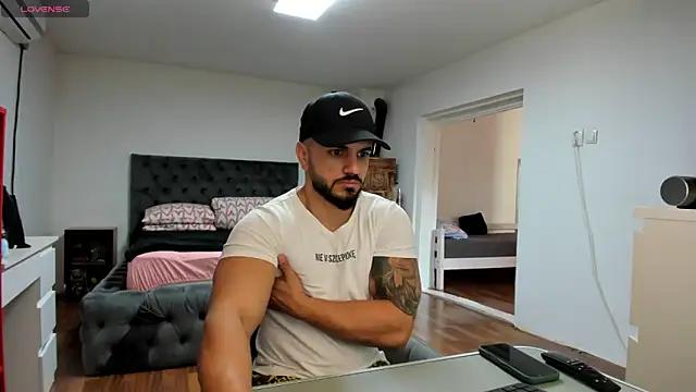 supermanboy94 online show from 11-03-25, 07:20