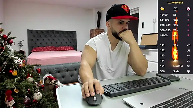 supermanboy94 online show from 12-17-25, 06:19