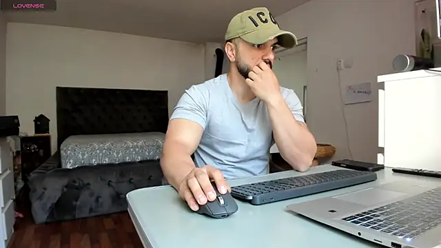 supermanboy94 online show from 04-15-26, 05:36