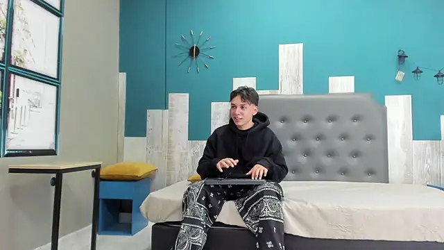 Rhaegal hot online show from 12-12-24, 12:44