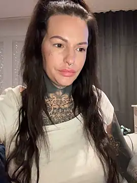 Snapshot of AileenInkOfficial chatting on 12-30-24, 03:36 AileenInkOfficial online show from 12-30-24, 03:36