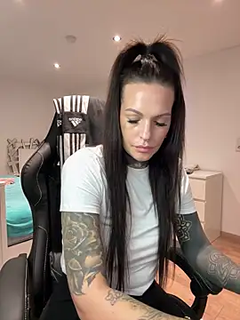 Snapshot of AileenInkOfficial chatting on 01-09-25, 03:55 AileenInkOfficial online show from 01-09-25, 03:55