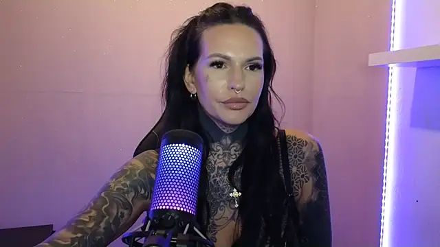 Snapshot of AileenInkOfficial chatting on 01-10-25, 05:56 AileenInkOfficial online show from 01-10-25, 05:56