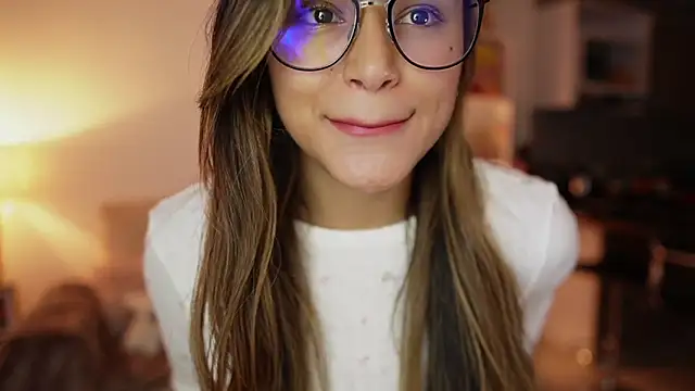 Snapshot of SaraParisi chatting on 02-10-26, 11:42 SaraParisi online show from 02-10-26, 11:42