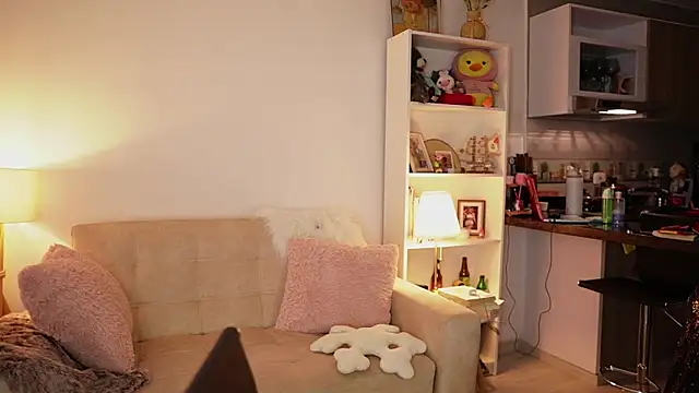 Snapshot of SaraParisi chatting on 02-22-26, 11:36 SaraParisi online show from 02-22-26, 11:36