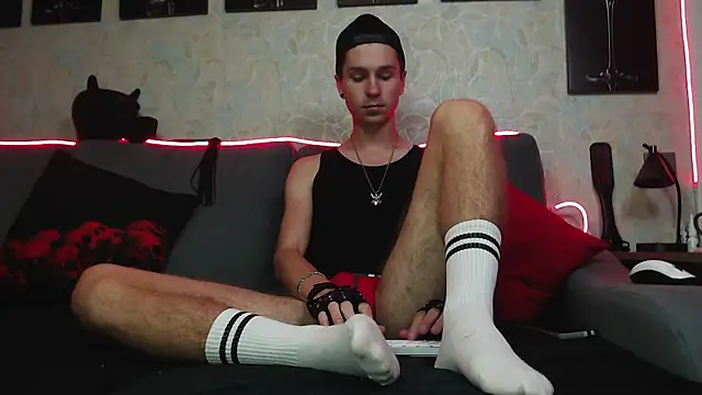 Snapshot of Joseph__Quinn chatting on 03-04-25, 08:02 Joseph Quinn online show from 03-04-25, 08:02