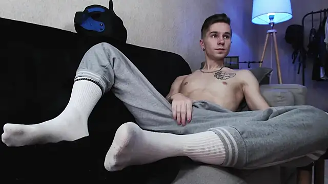 Snapshot of Joseph__Quinn chatting on 11-16-25, 08:09 Joseph Quinn online show from 11-16-25, 08:09