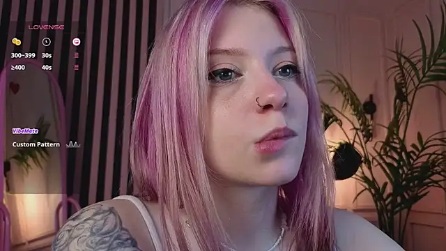 Snapshot of arielabradberry chatting on 07-09-26, 01:48 arielabradberry online show from 07-09-26, 01:48