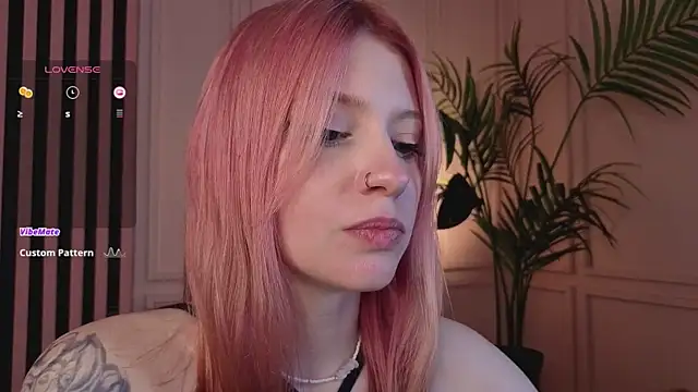 Snapshot of arielabradberry chatting on 07-23-26, 11:52 arielabradberry online show from 07-23-26, 11:52