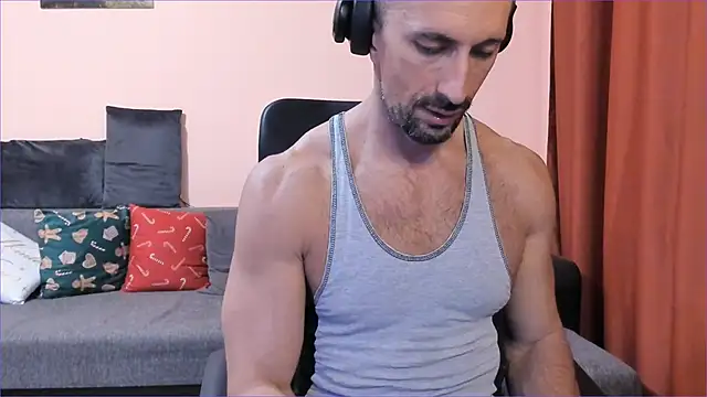 HotHunkTrainer online show from 12-09-24, 05:08