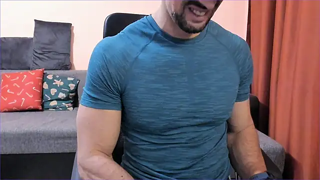 HotHunkTrainer online show from 12-17-24, 12:33