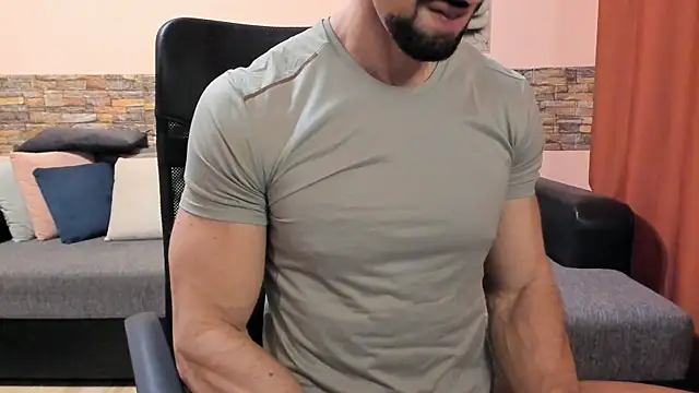 HotHunkTrainer online show from 12-22-25, 08:44