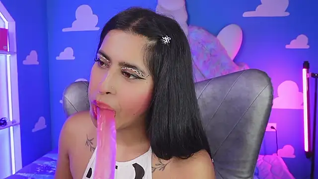 Snapshot of miss_romyna chatting on 02-18-26, 11:06 miss romyna online show from 02-18-26, 11:06