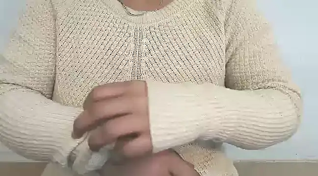 Snapshot of ROSE_004 chatting on 02-27-25, 06:40 ROSE 004 online show from 02-27-25, 06:40