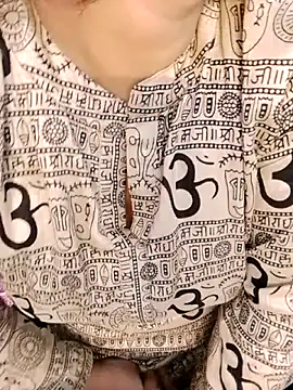 Snapshot of ROSE_004 chatting on 02-28-25, 07:05 ROSE 004 online show from 02-28-25, 07:05