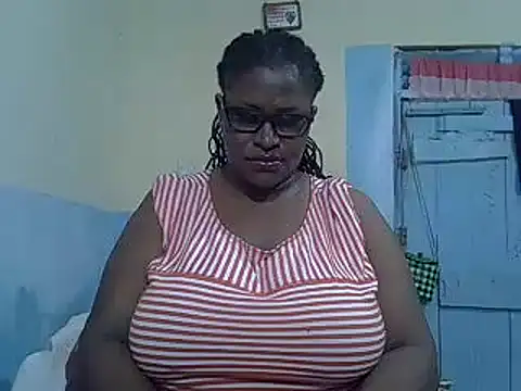 Snapshot of sexy_bigboobss chatting on 10-21-25, 07:42 sexy bigboobss online show from 10-21-25, 07:42