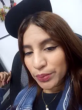 AnthonelaDuque online show from 12-16-25, 12:48