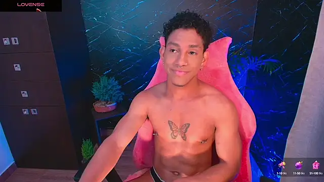 Snapshot of Palo_santo chatting on 10-12-25, 08:57 Palo santo online show from 10-12-25, 08:57