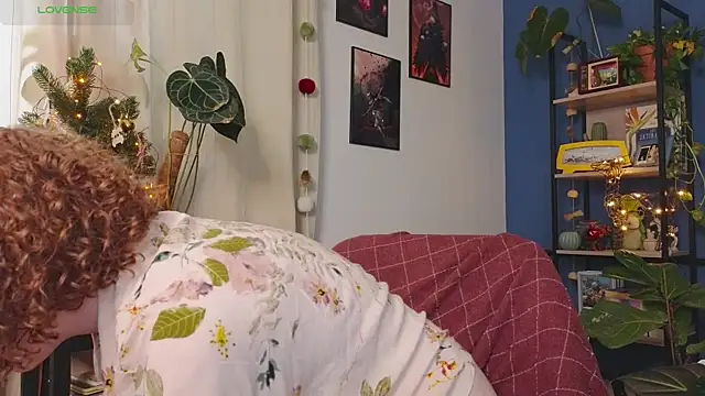 Snapshot of _lightmyfire chatting on 12-22-24, 11:00 lightmyfire online show from 12-22-24, 11:00