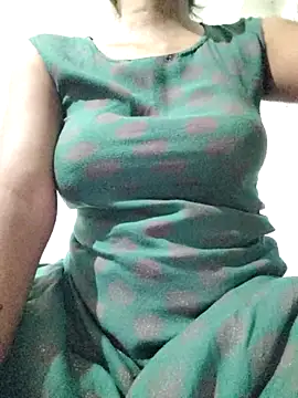 rituporna2004 online show from 04-16-26, 03:35