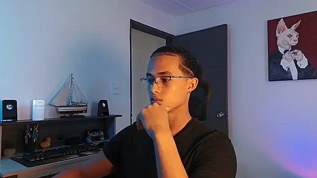 Snapshot of alejo_x3 chatting on 10-29-25, 09:05 alejo x3 online show from 10-29-25, 09:05