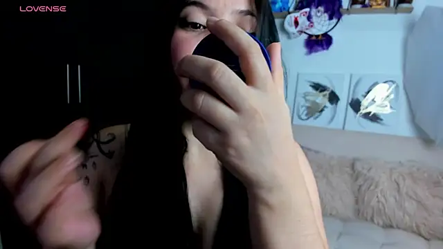 AilynRed online show from 12-14-25, 11:53