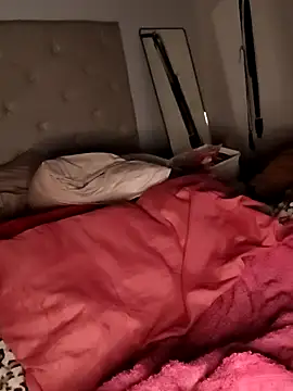 ConeNella online show from 11-04-25, 01:48