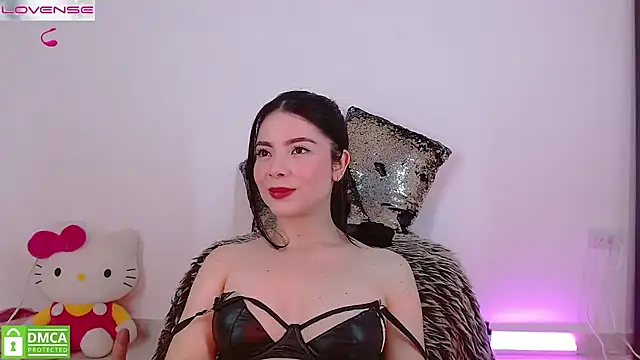 LauryMoons online show from 05-10-26, 12:16