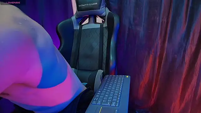 sexyboycolombi4 online show from 12-19-25, 07:54